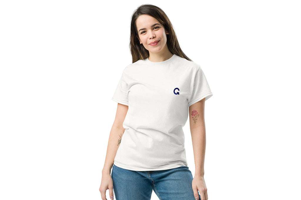 Woman wearing a white t-shirt with a Q logo on a white background
