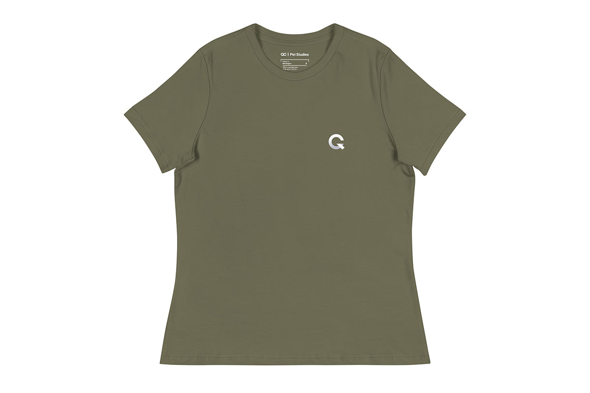 Green t-shirt with Q logo on left chest. 
