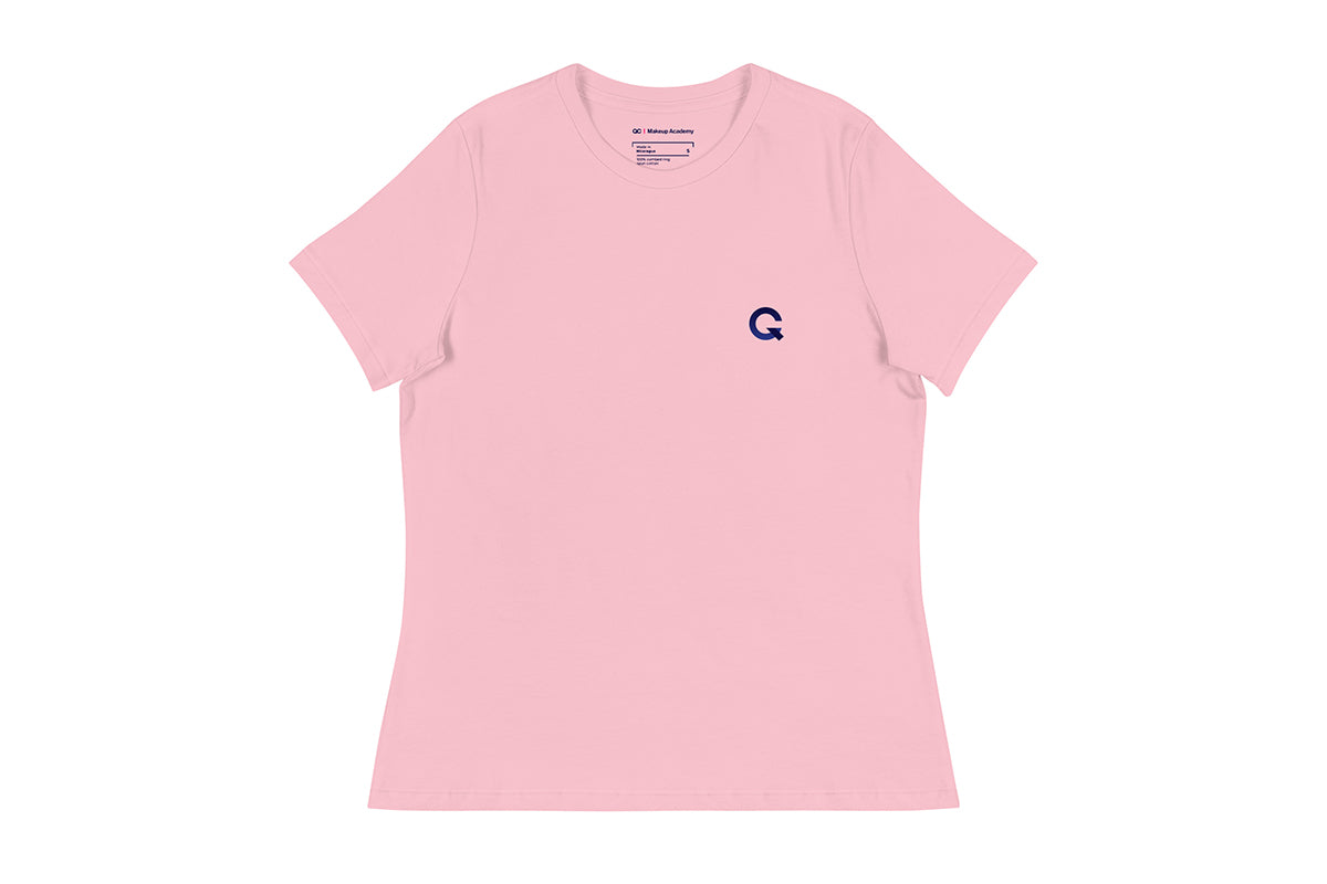 Pink t-shirt with a Q logo on a white background